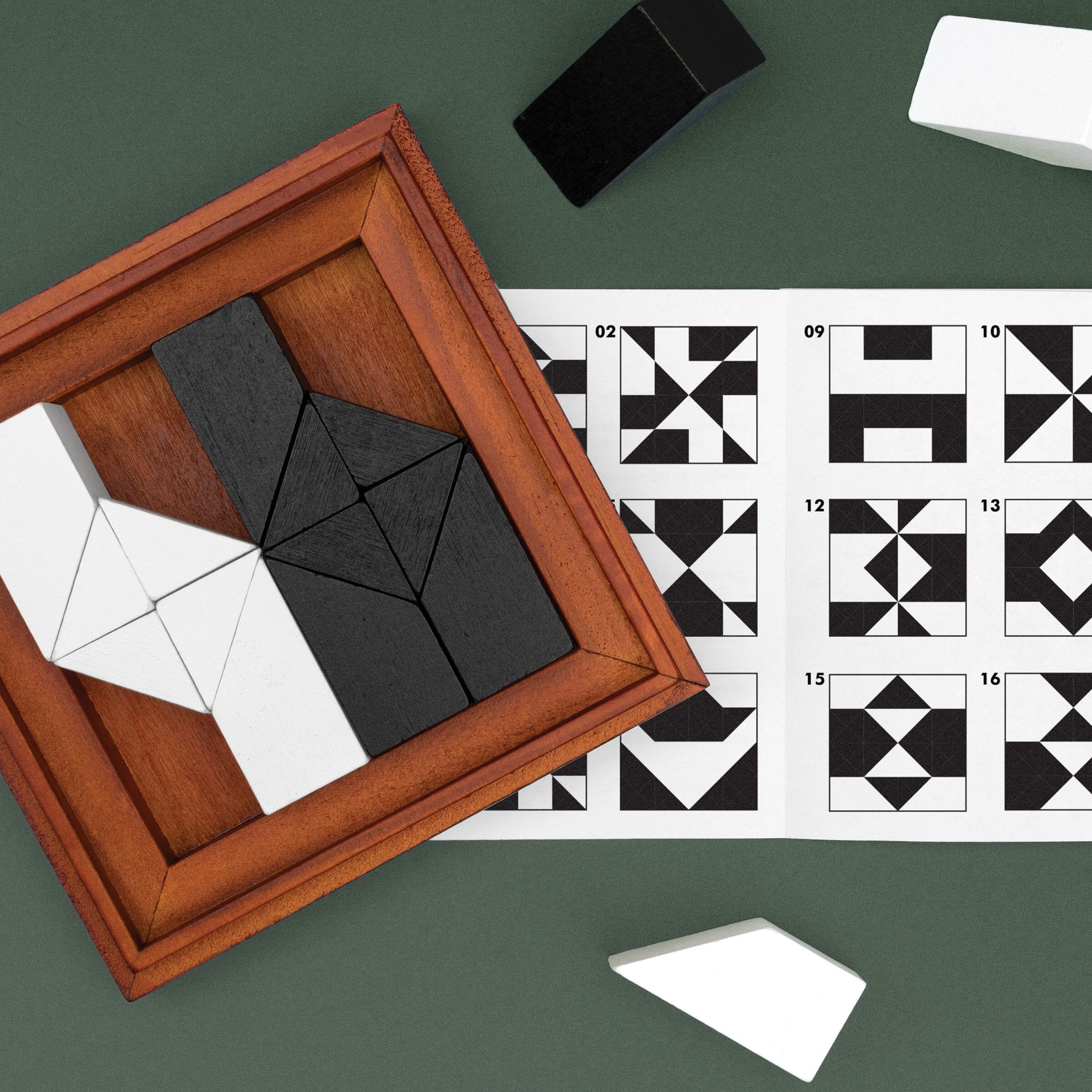 JOGO SHAPESHIFTER - TANGRAM